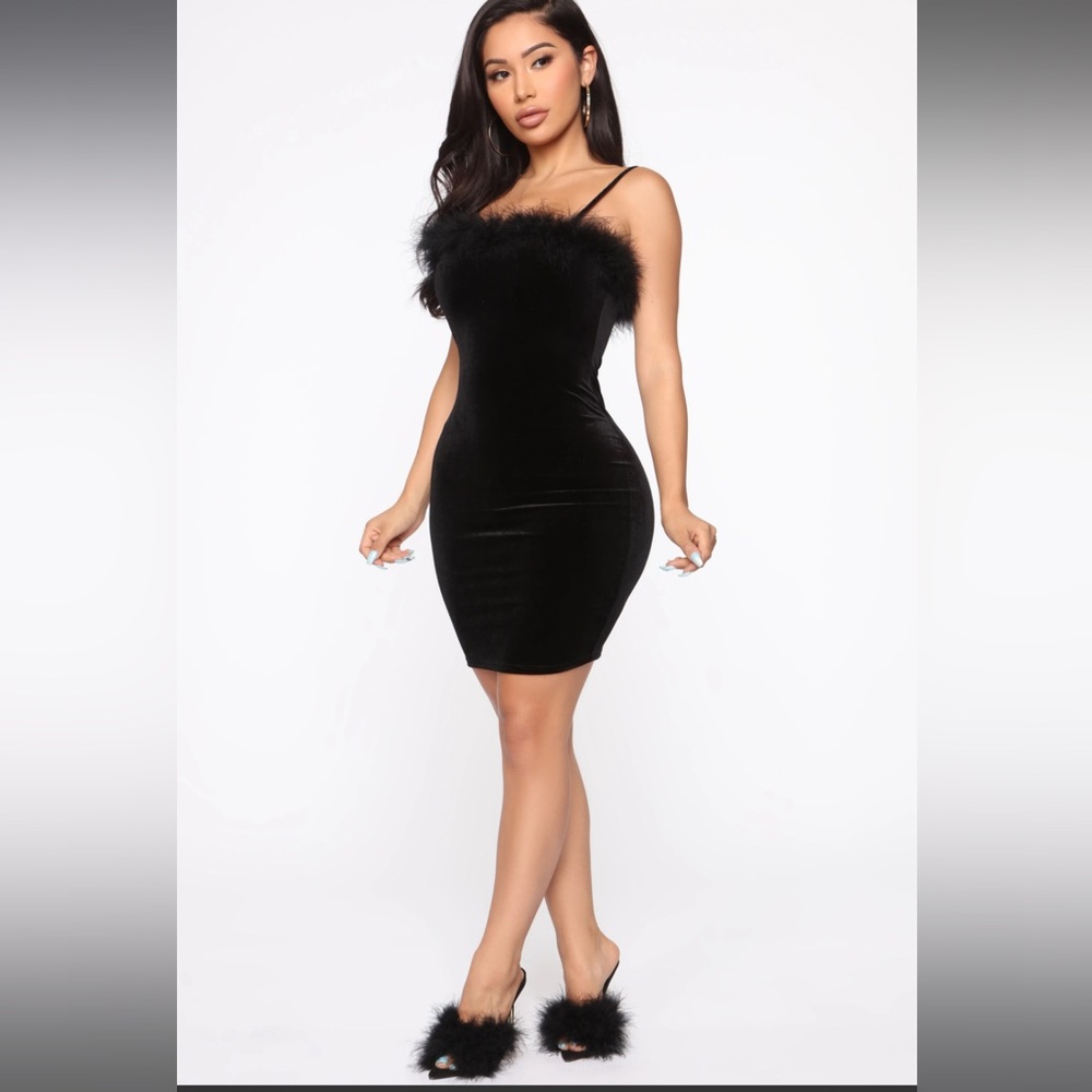 Little Black Dress with Feather Rim